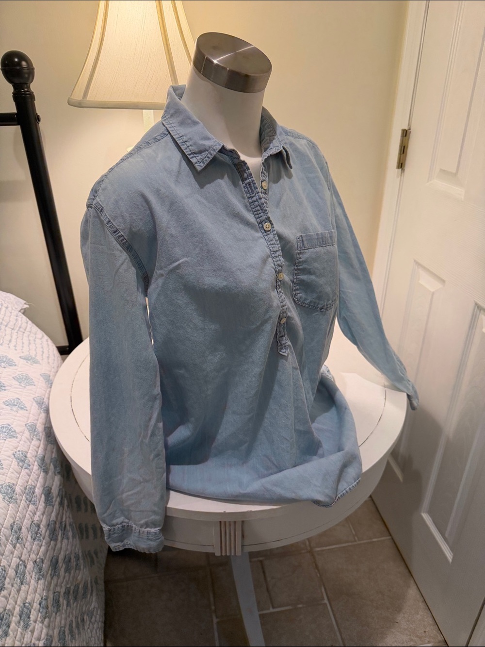 Lucky Brand Light Wash Denim 2/3 Button-Up Shirt pullover size small